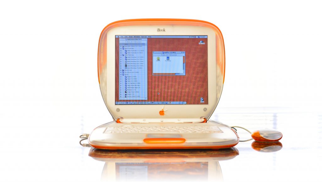 My restored iBook G3 Tangerine with 300mhz, 340MB ram, 32GB IDE SSD